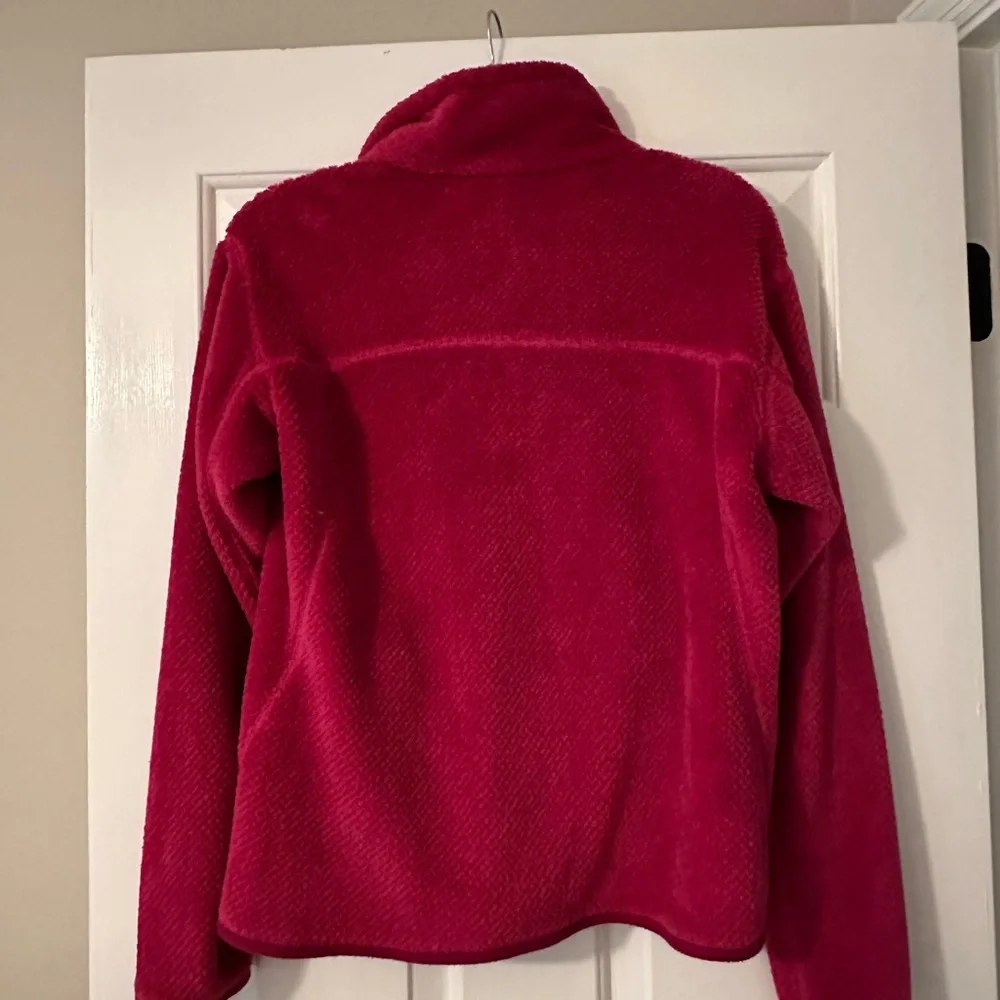 Patagonia Women's Raspberry Fleece Jacket - Picture 2 of 4
